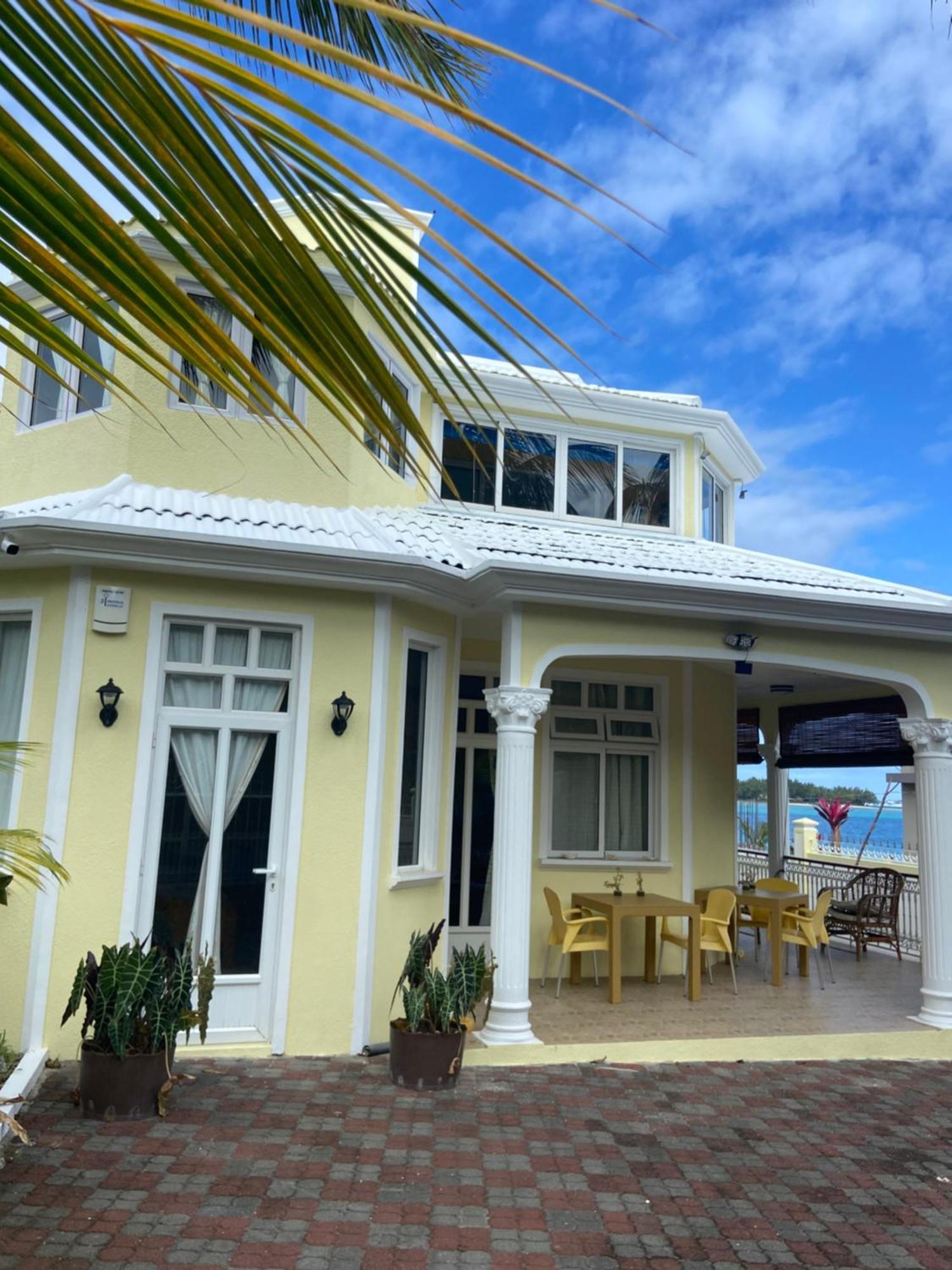 Villa Bella Charming Beachfront Guesthouse Blue Bay Exterior foto
